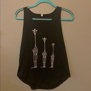 Giraffe graphic tank top